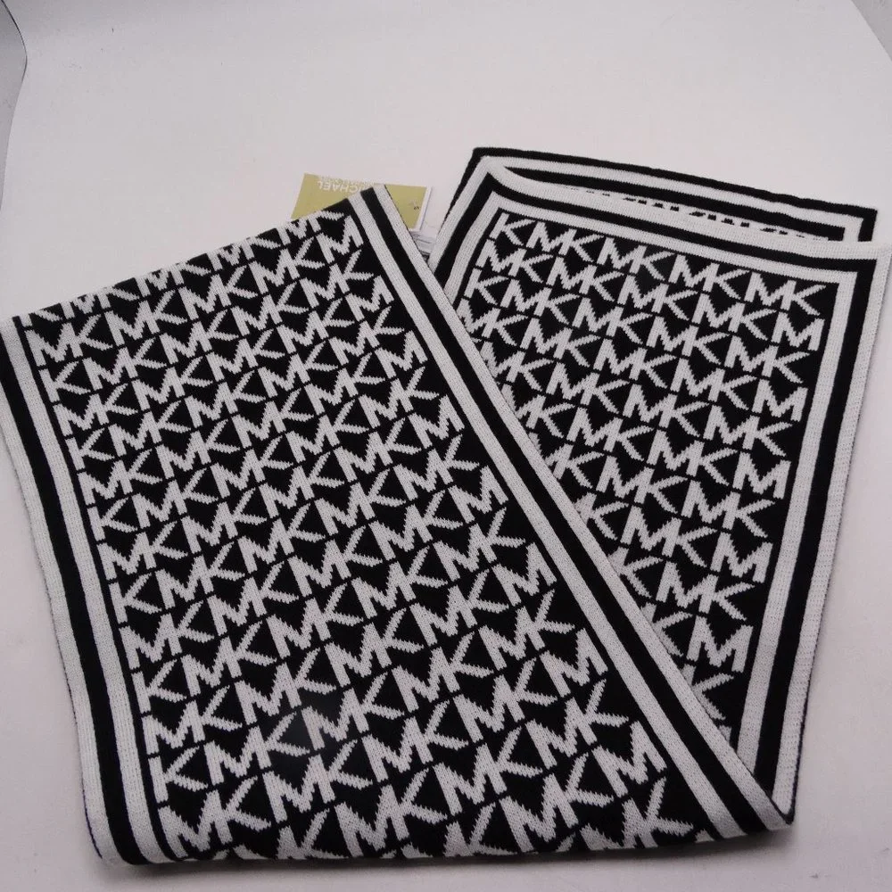 COPY - Michael Kors  Black/Cream  Knit Scarf New with Tag - Picture 2 of 2
